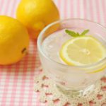 デトックスを手軽にできるレモン水の効果と作り方をご紹介